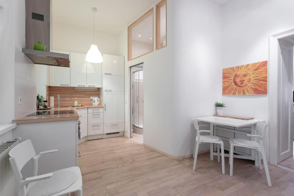 Danube Art Apartments Вена Экстерьер фото